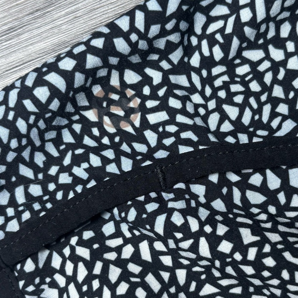 LULULEMON Run Times Shorts 4" Miss Mosaic Black / Black size 6 - Picture 3 of 3